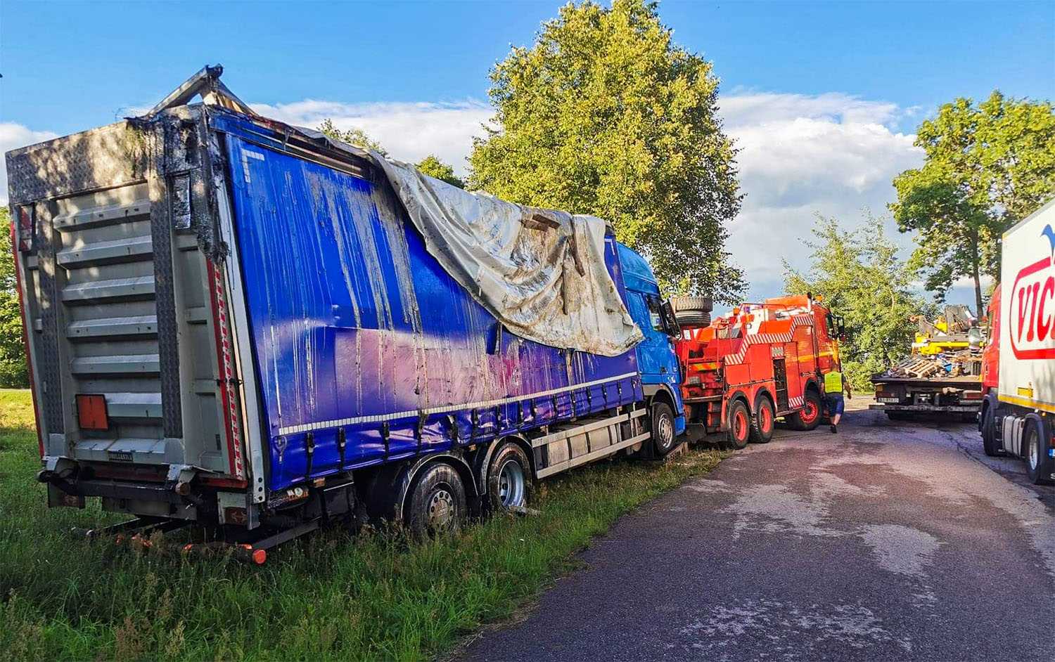 Interwencja w Domuratach – holowanie samochodu ciężarowego